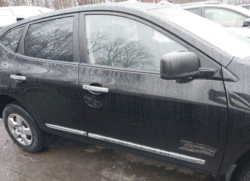 Photo 13 of 2013 Nissan Rogue S (VIN JN8AS5MV8DW664779)