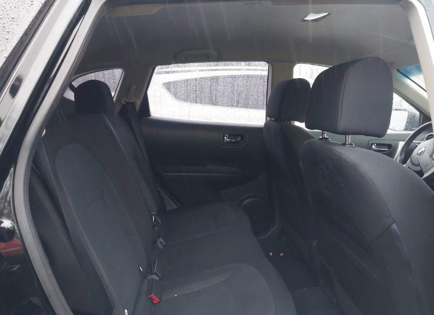 Photo 8 of 2013 Nissan Rogue S (VIN JN8AS5MV8DW664779)