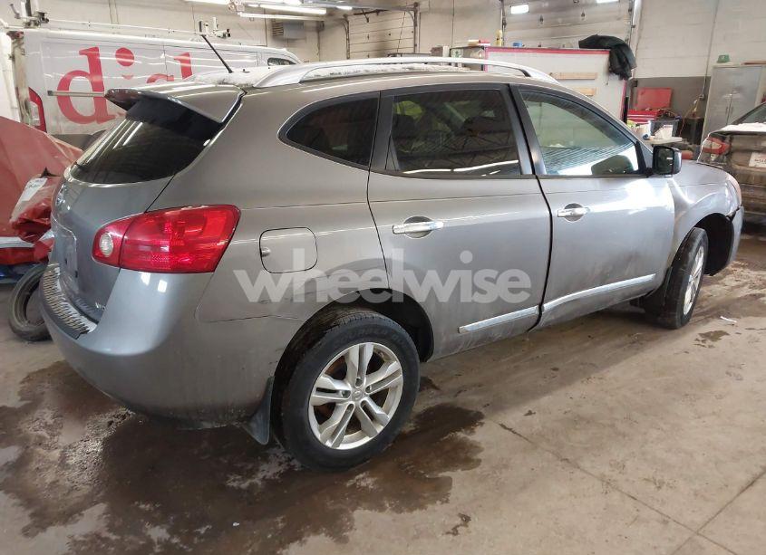 Photo 4 of 2015 Nissan Rogue SELECT S (VIN JN8AS5MV8FW753996)