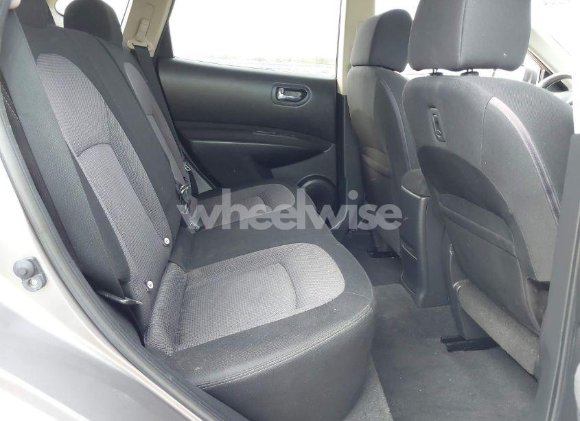 Photo 8 of 2010 Nissan Rogue SL (VIN JN8AS5MV9AW100652)