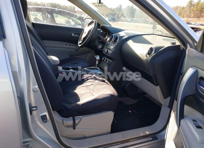 Photo 5 of 2010 Nissan Rogue S (VIN JN8AS5MV9AW101431)