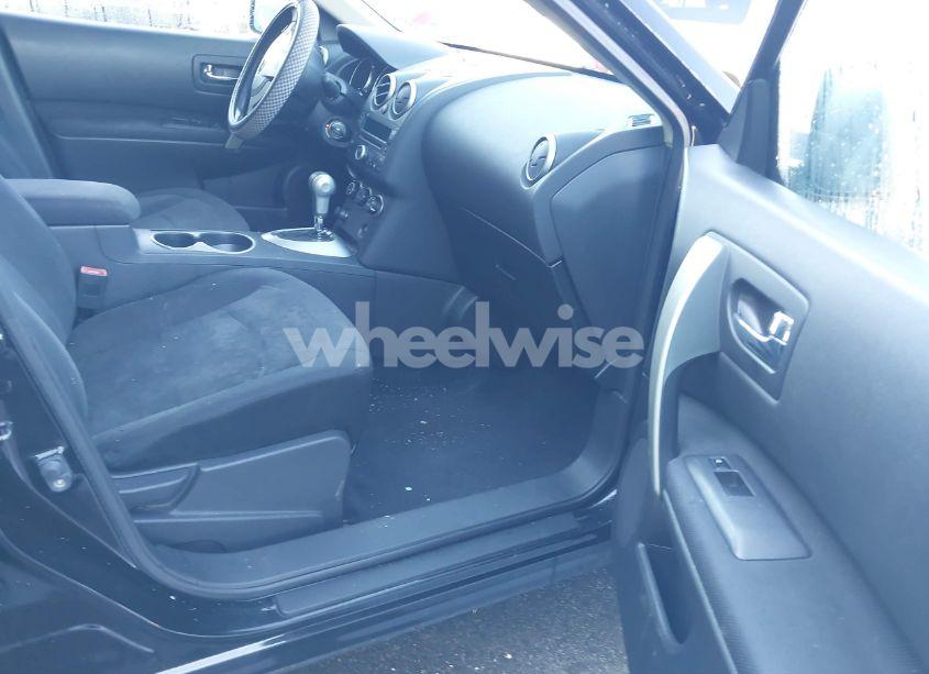 Photo 5 of 2010 Nissan Rogue S (VIN JN8AS5MV9AW612816)