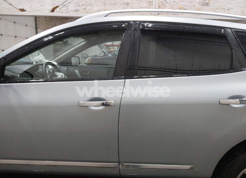 Photo 14 of 2011 Nissan Rogue SV (VIN JN8AS5MV9BW285223)