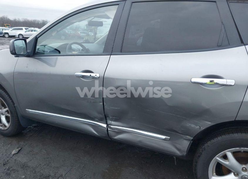 Photo 6 of 2011 Nissan Rogue SV (VIN JN8AS5MV9BW670099)