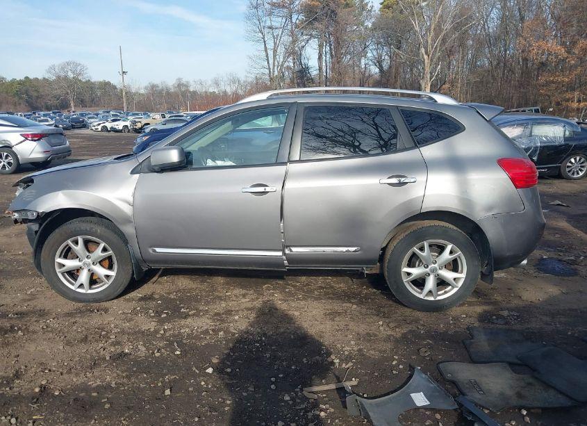 Photo 13 of 2011 Nissan Rogue SV (VIN JN8AS5MV9BW674167)