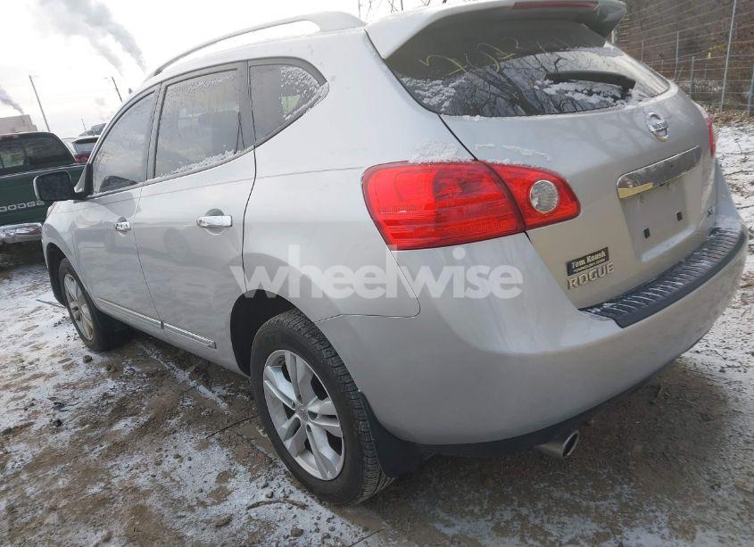 Photo 3 of 2012 Nissan Rogue SV (VIN JN8AS5MV9CW707301)