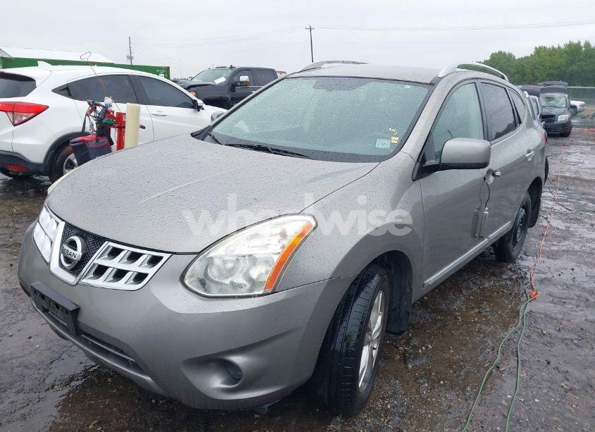 Photo 2 of 2013 Nissan Rogue SV (VIN JN8AS5MV9DW125832)
