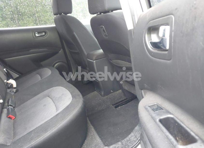 Photo 8 of 2013 Nissan Rogue SV (VIN JN8AS5MV9DW125832)