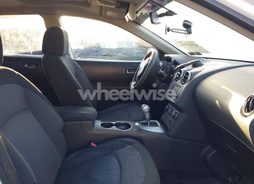 Photo 5 of 2013 Nissan Rogue SV (VIN JN8AS5MV9DW146969)