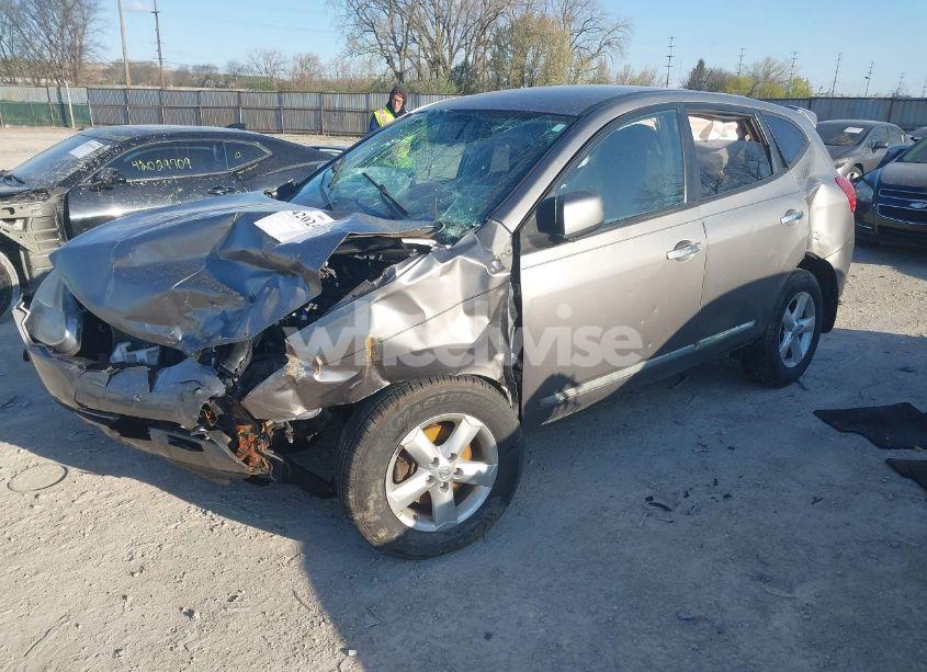 Photo 2 of 2013 Nissan Rogue S (VIN JN8AS5MV9DW605515)