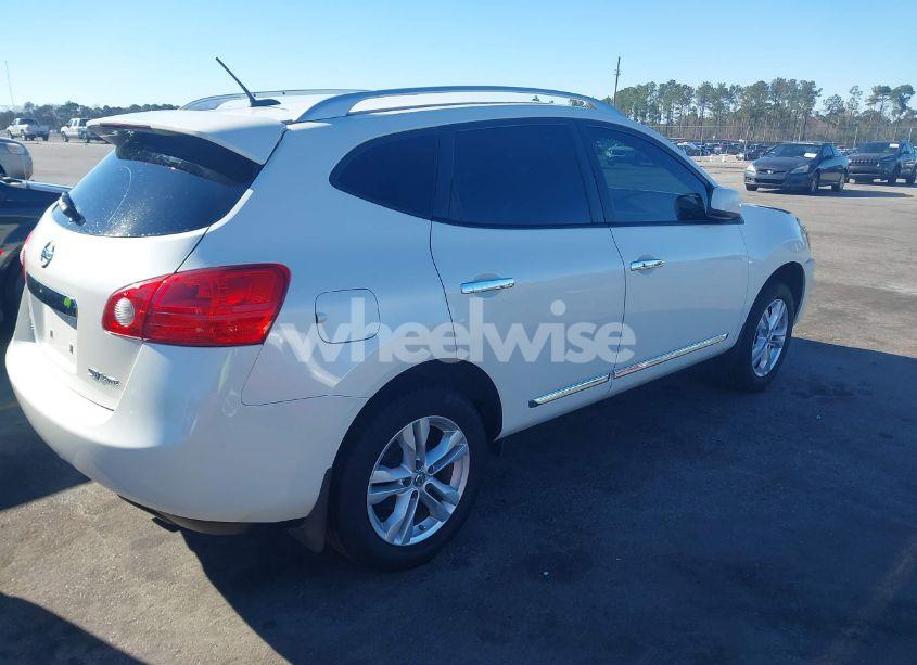 Photo 4 of 2013 Nissan Rogue SV (VIN JN8AS5MV9DW609709)