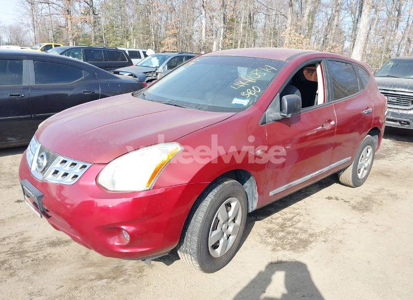 Photo 2 of 2013 Nissan Rogue S (VIN JN8AS5MV9DW630561)