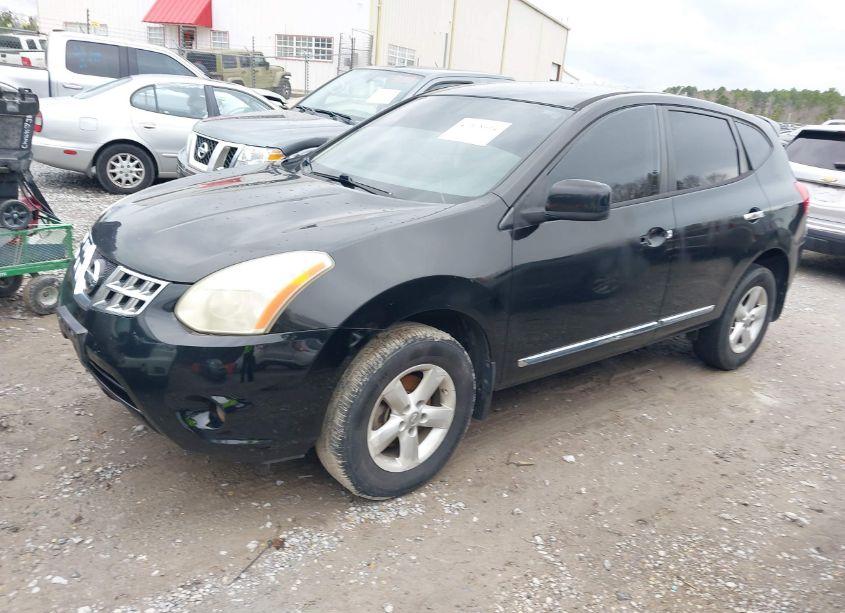 Photo 2 of 2013 Nissan Rogue S (VIN JN8AS5MV9DW631421)