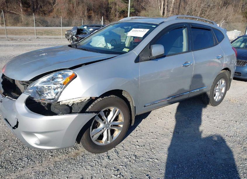 Photo 2 of 2013 Nissan Rogue SV (VIN JN8AS5MV9DW645772)