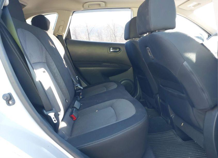 Photo 8 of 2013 Nissan Rogue SV (VIN JN8AS5MV9DW645772)