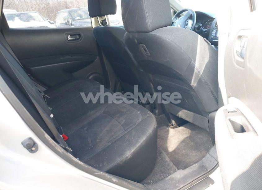 Photo 8 of 2013 Nissan Rogue S (VIN JN8AS5MV9DW657453)