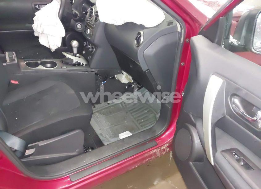 Photo 5 of 2014 Nissan Rogue SELECT S (VIN JN8AS5MV9EW200613)