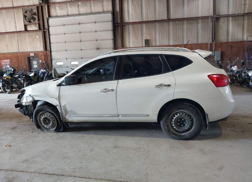 Photo 15 of 2014 Nissan Rogue SELECT S (VIN JN8AS5MV9EW715336)