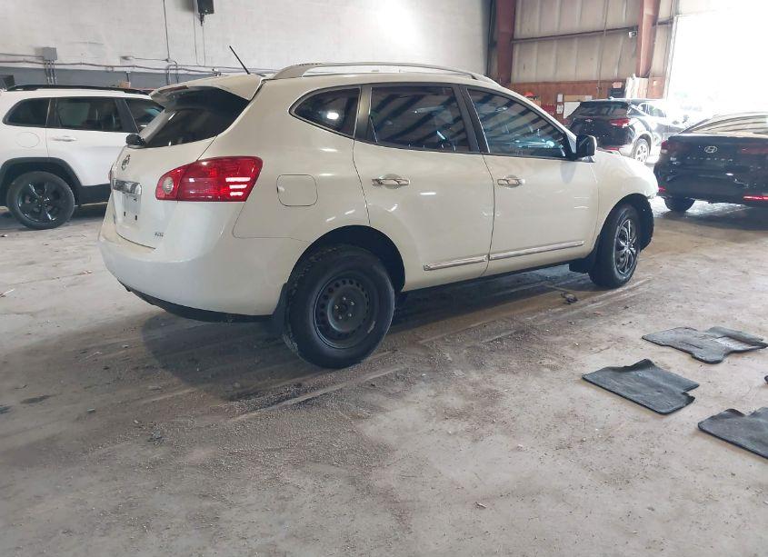 Photo 4 of 2014 Nissan Rogue SELECT S (VIN JN8AS5MV9EW715336)