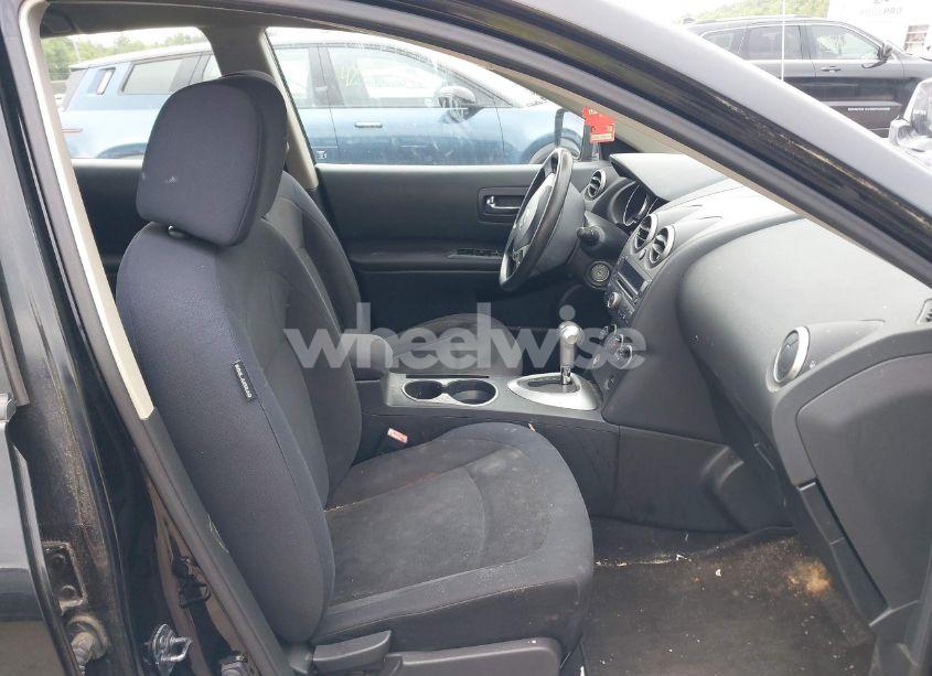 Photo 5 of 2010 Nissan Rogue S (VIN JN8AS5MVXAW102801)