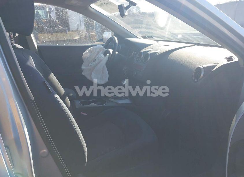 Photo 5 of 2010 Nissan Rogue S (VIN JN8AS5MVXAW124510)