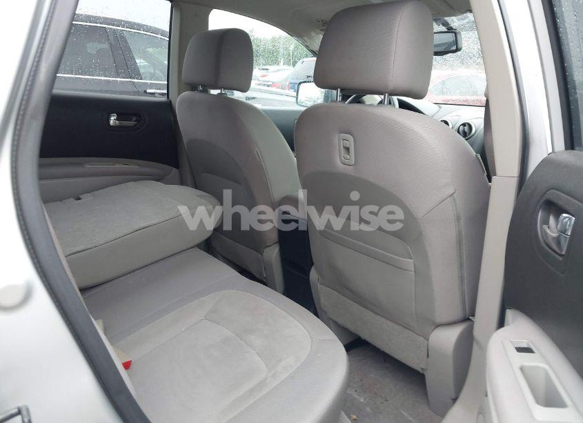 Photo 8 of 2010 Nissan Rogue S (VIN JN8AS5MVXAW613179)