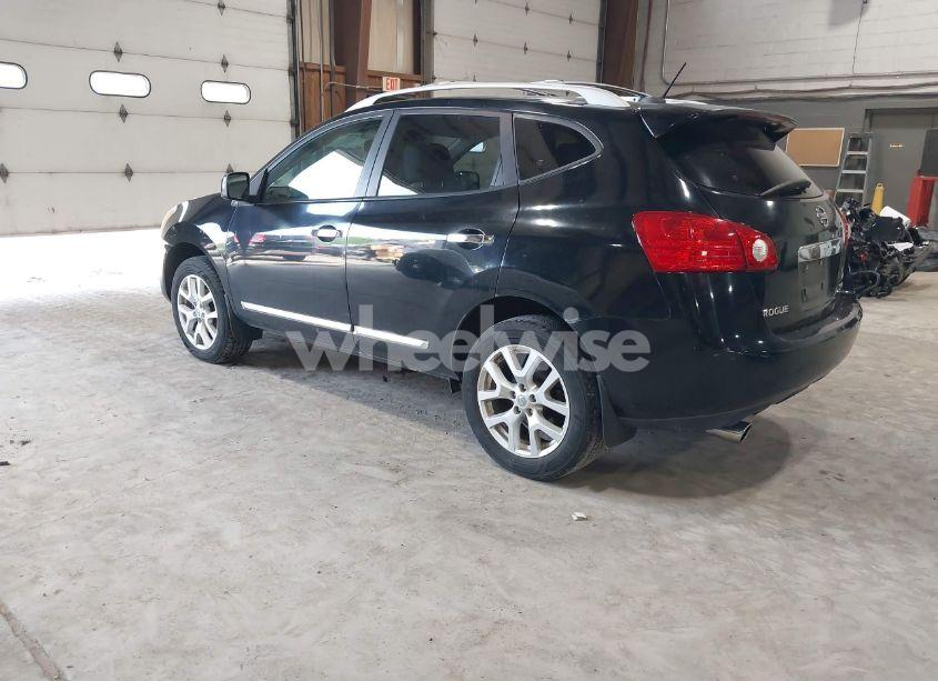 Photo 3 of 2011 Nissan Rogue SV (VIN JN8AS5MVXBW262615)