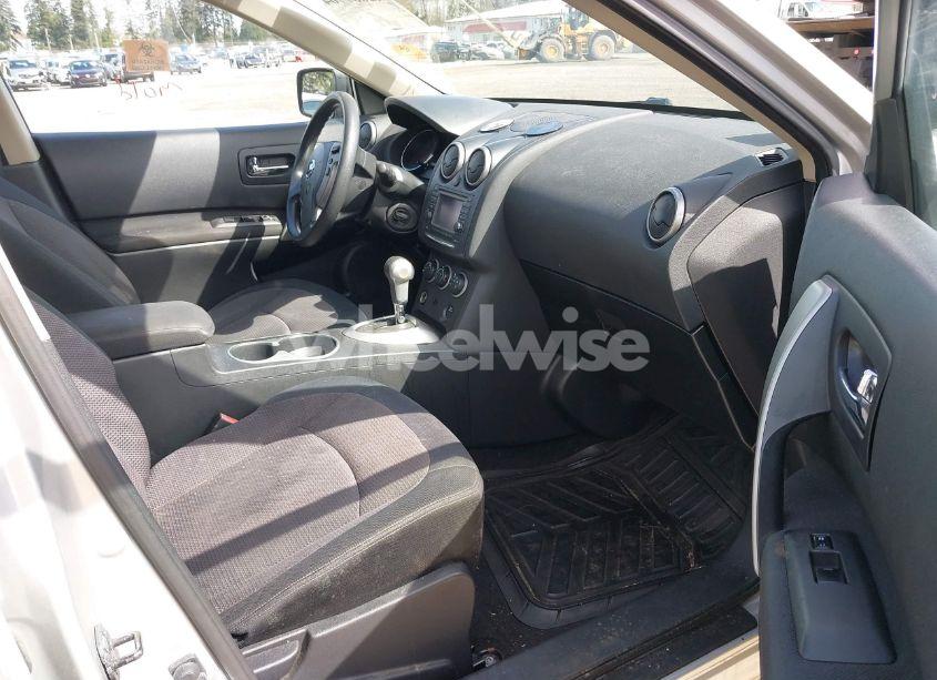 Photo 5 of 2011 Nissan Rogue SV (VIN JN8AS5MVXBW670192)