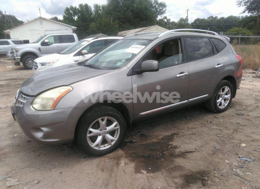 Photo 2 of 2011 Nissan Rogue SV (VIN JN8AS5MVXBW671231)