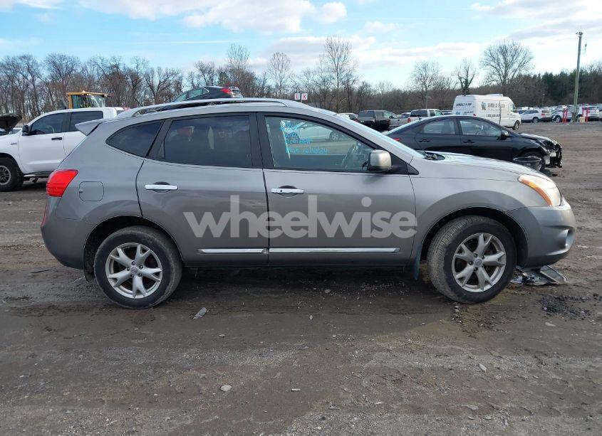 Photo 13 of 2011 Nissan Rogue SV (VIN JN8AS5MVXBW690703)
