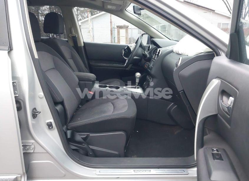 Photo 5 of 2012 Nissan Rogue SV (VIN JN8AS5MVXCW352008)