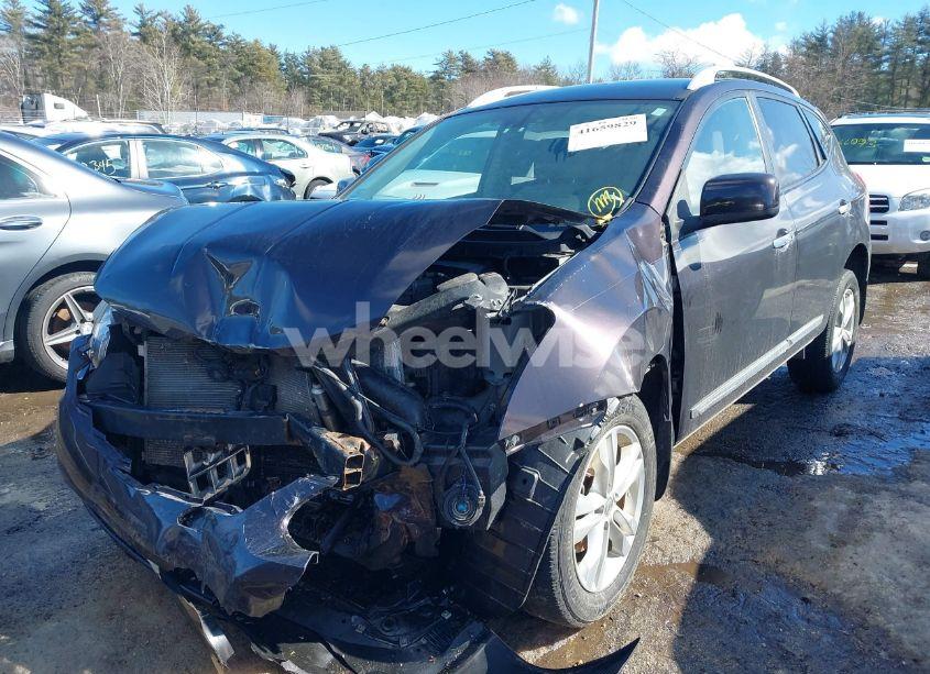 Photo 2 of 2013 Nissan Rogue SV (VIN JN8AS5MVXDW102141)