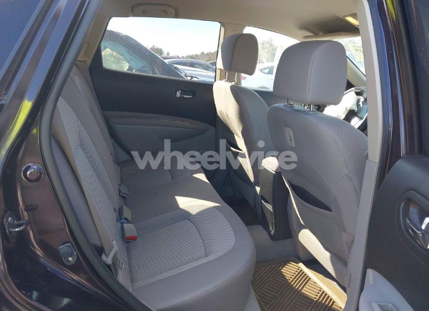 Photo 8 of 2013 Nissan Rogue SV (VIN JN8AS5MVXDW102141)