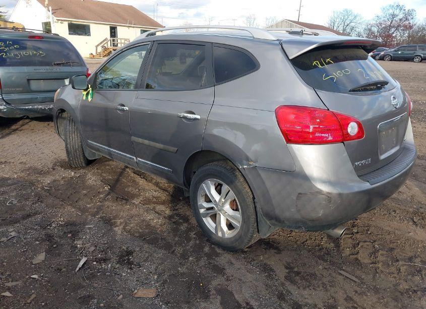 Photo 3 of 2013 Nissan Rogue SV (VIN JN8AS5MVXDW123457)