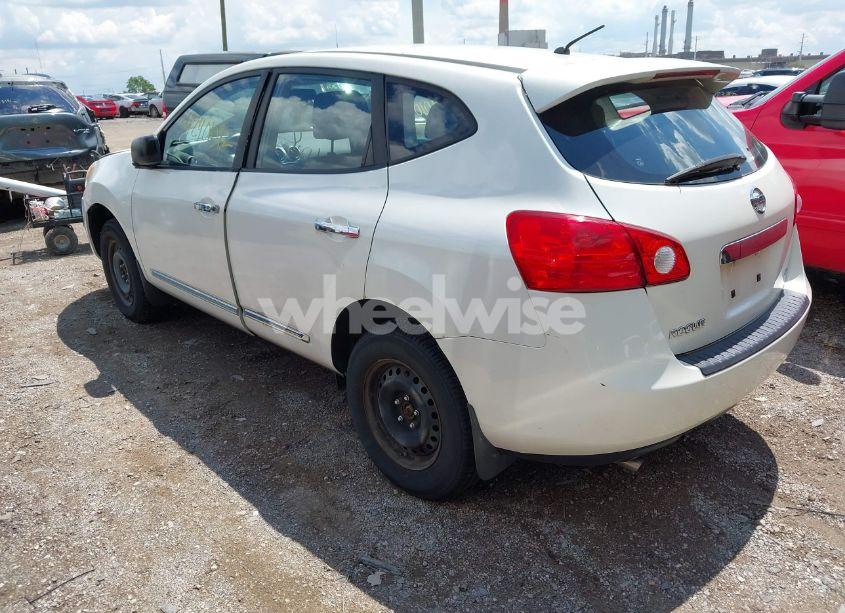 Photo 3 of 2013 Nissan Rogue S (VIN JN8AS5MVXDW124043)