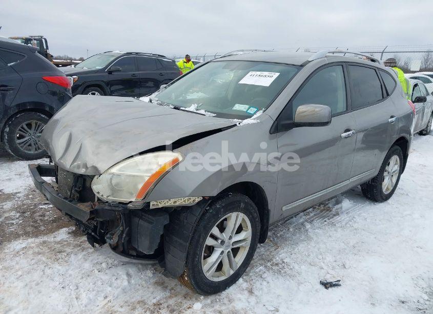 Photo 2 of 2013 Nissan Rogue SV (VIN JN8AS5MVXDW126469)