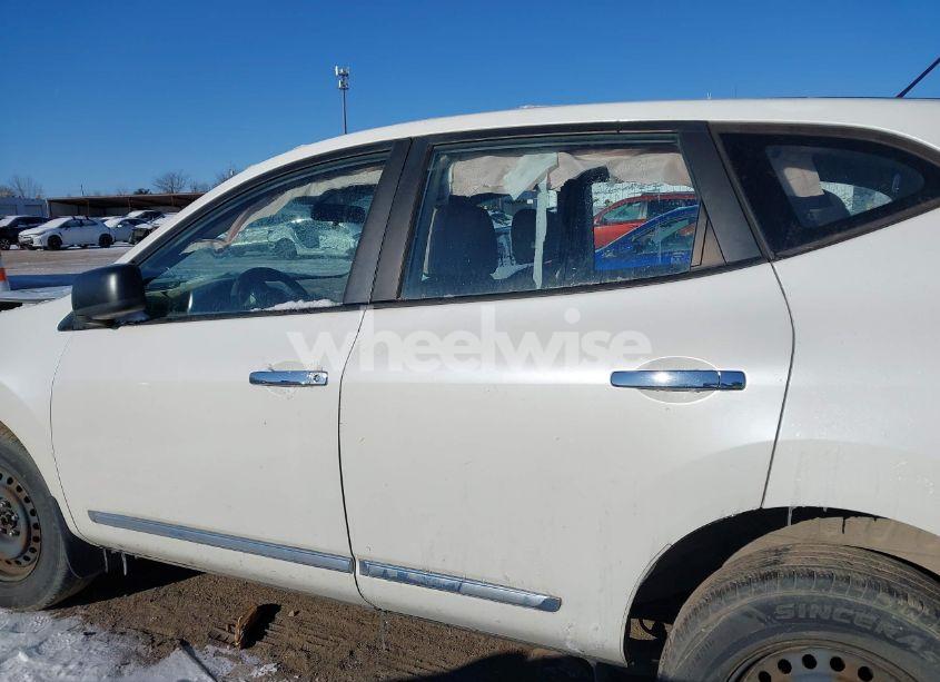 Photo 15 of 2013 Nissan Rogue S (VIN JN8AS5MVXDW131669)