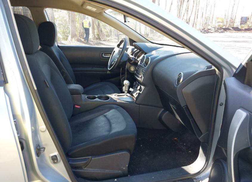 Photo 5 of 2013 Nissan Rogue S (VIN JN8AS5MVXDW137844)