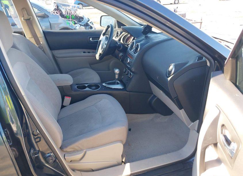 Photo 5 of 2013 Nissan Rogue S (VIN JN8AS5MVXDW142445)