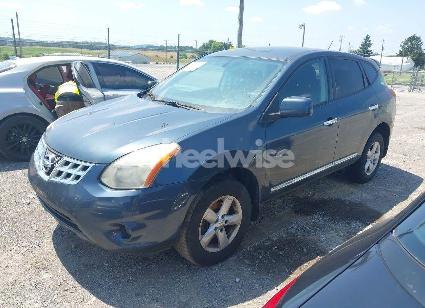 Photo 2 of 2013 Nissan Rogue S (VIN JN8AS5MVXDW604129)