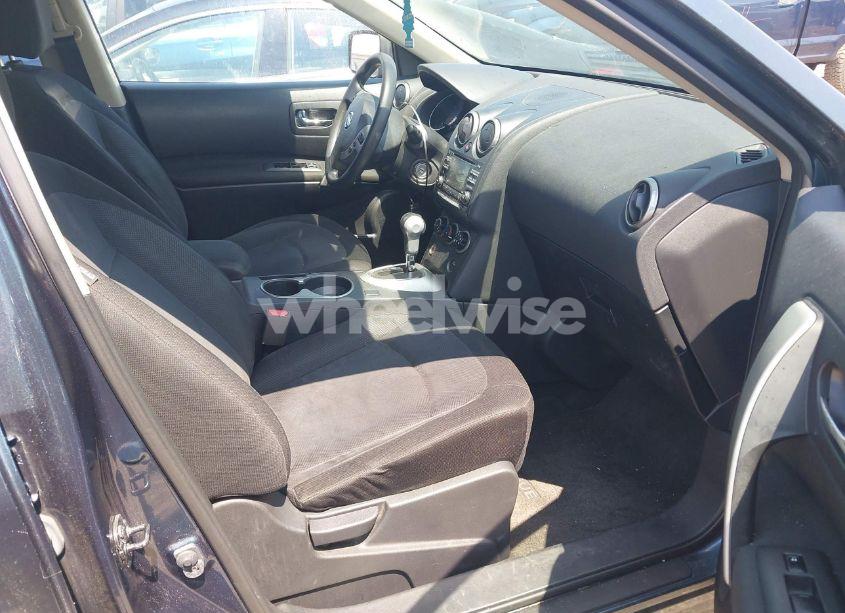 Photo 5 of 2013 Nissan Rogue S (VIN JN8AS5MVXDW604129)