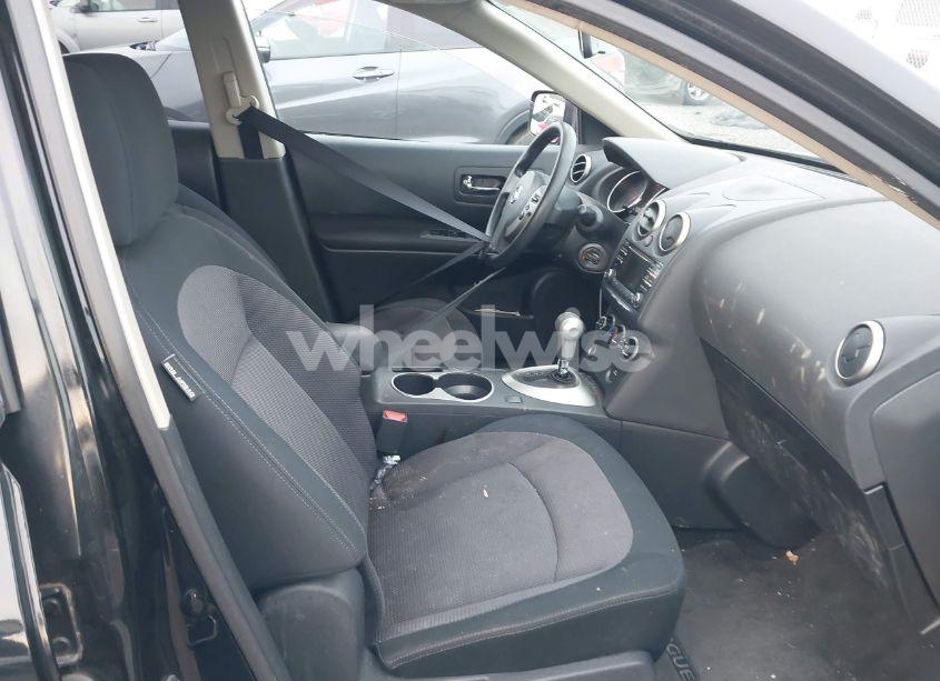 Photo 5 of 2013 Nissan Rogue SV (VIN JN8AS5MVXDW606687)