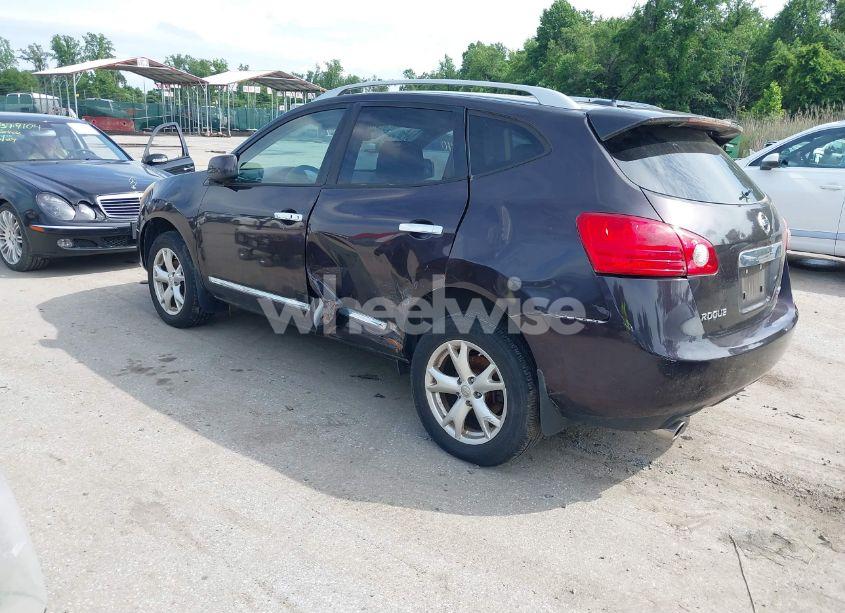 Photo 3 of 2013 Nissan Rogue SV (VIN JN8AS5MVXDW612554)