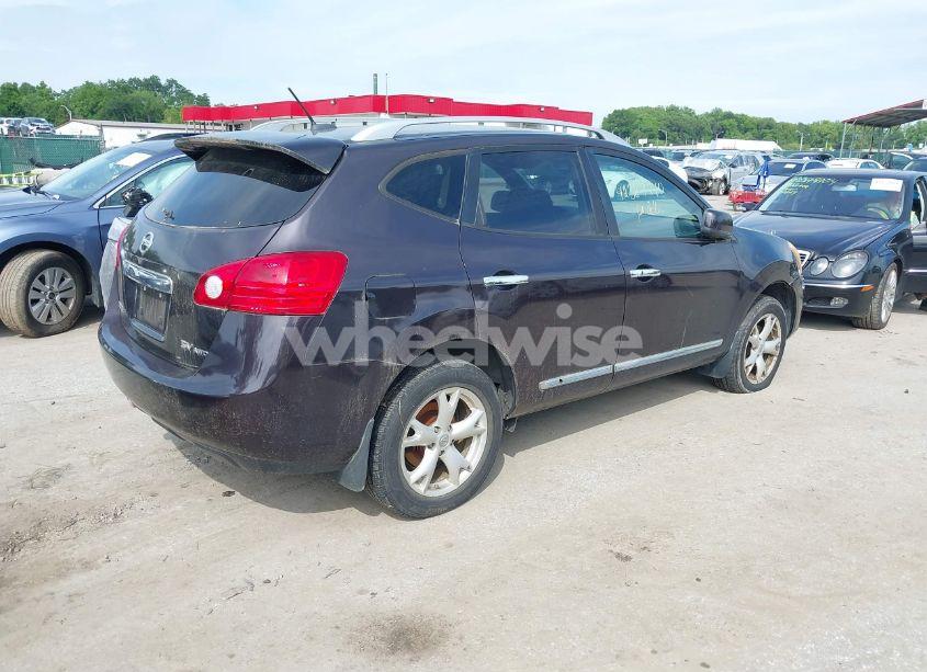 Photo 4 of 2013 Nissan Rogue SV (VIN JN8AS5MVXDW612554)