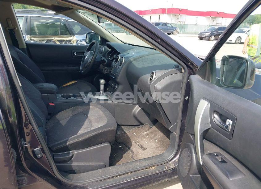 Photo 5 of 2013 Nissan Rogue SV (VIN JN8AS5MVXDW612554)