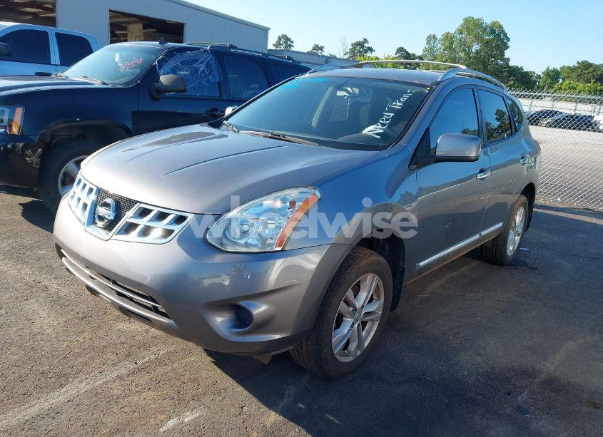 Photo 2 of 2013 Nissan Rogue SV (VIN JN8AS5MVXDW626700)