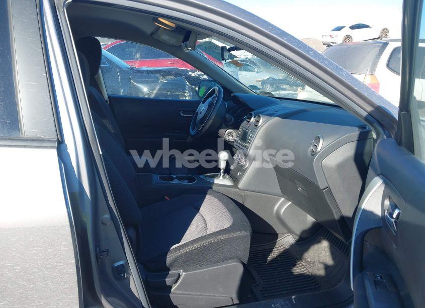 Photo 5 of 2013 Nissan Rogue SV (VIN JN8AS5MVXDW631895)