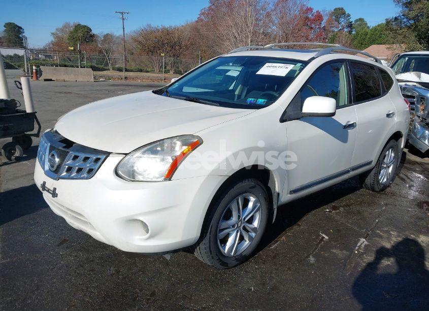 Photo 2 of 2013 Nissan Rogue SV (VIN JN8AS5MVXDW636305)