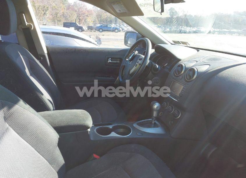 Photo 5 of 2013 Nissan Rogue SV (VIN JN8AS5MVXDW636305)