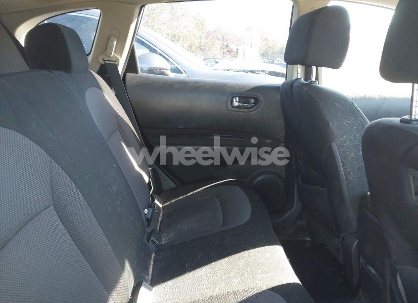 Photo 8 of 2013 Nissan Rogue SV (VIN JN8AS5MVXDW636305)